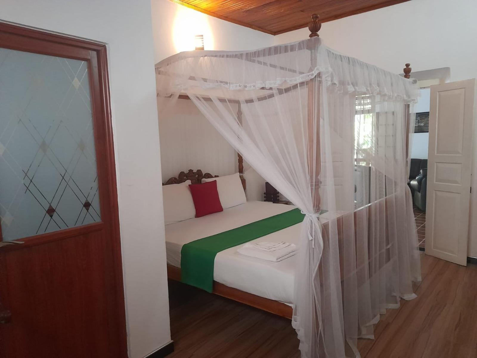 Tranquility Guest House Hikkaduwa Kültér fotó